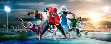 库里亮相Underrated高尔夫巡回赛现场 与选手互动并参与颁奖